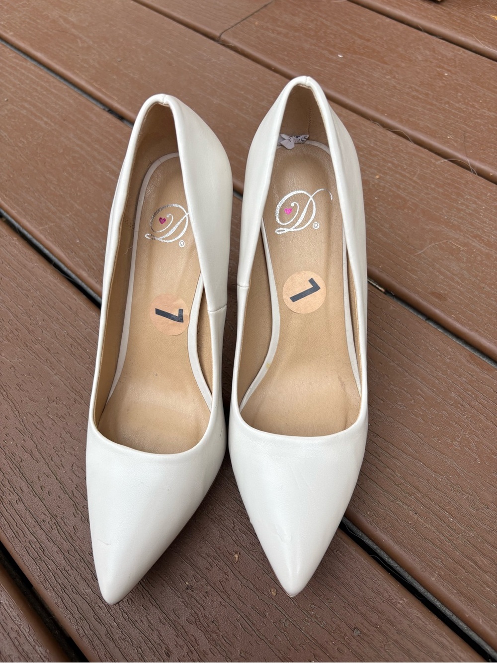 Delicious White Pointed Toe Women's Pumps